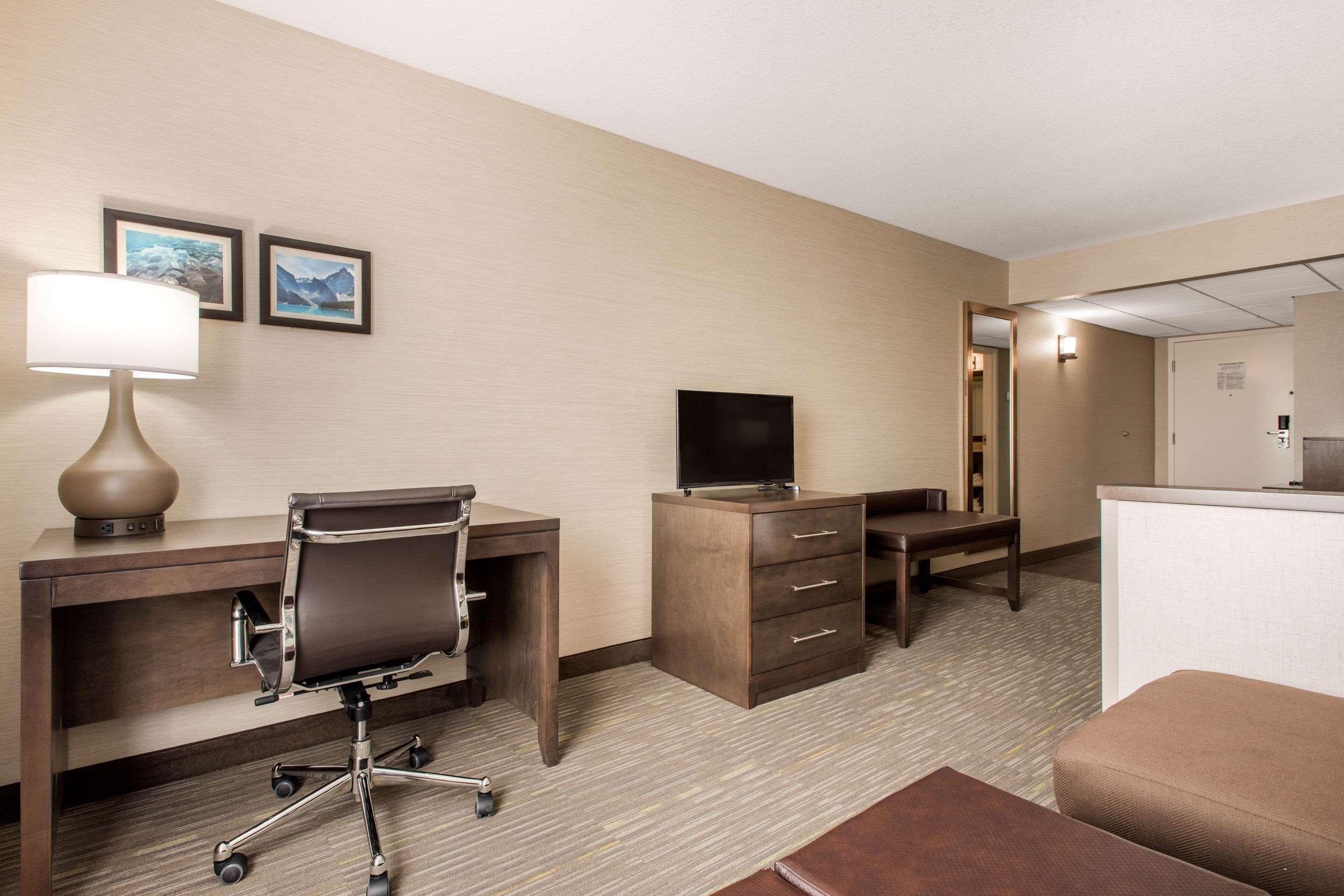 Comfort Inn & Suites Red Deer Εξωτερικό φωτογραφία