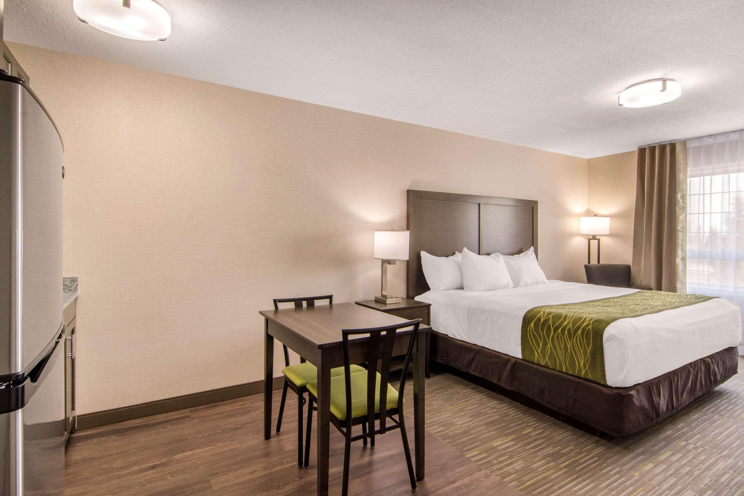 Comfort Inn & Suites Red Deer Εξωτερικό φωτογραφία