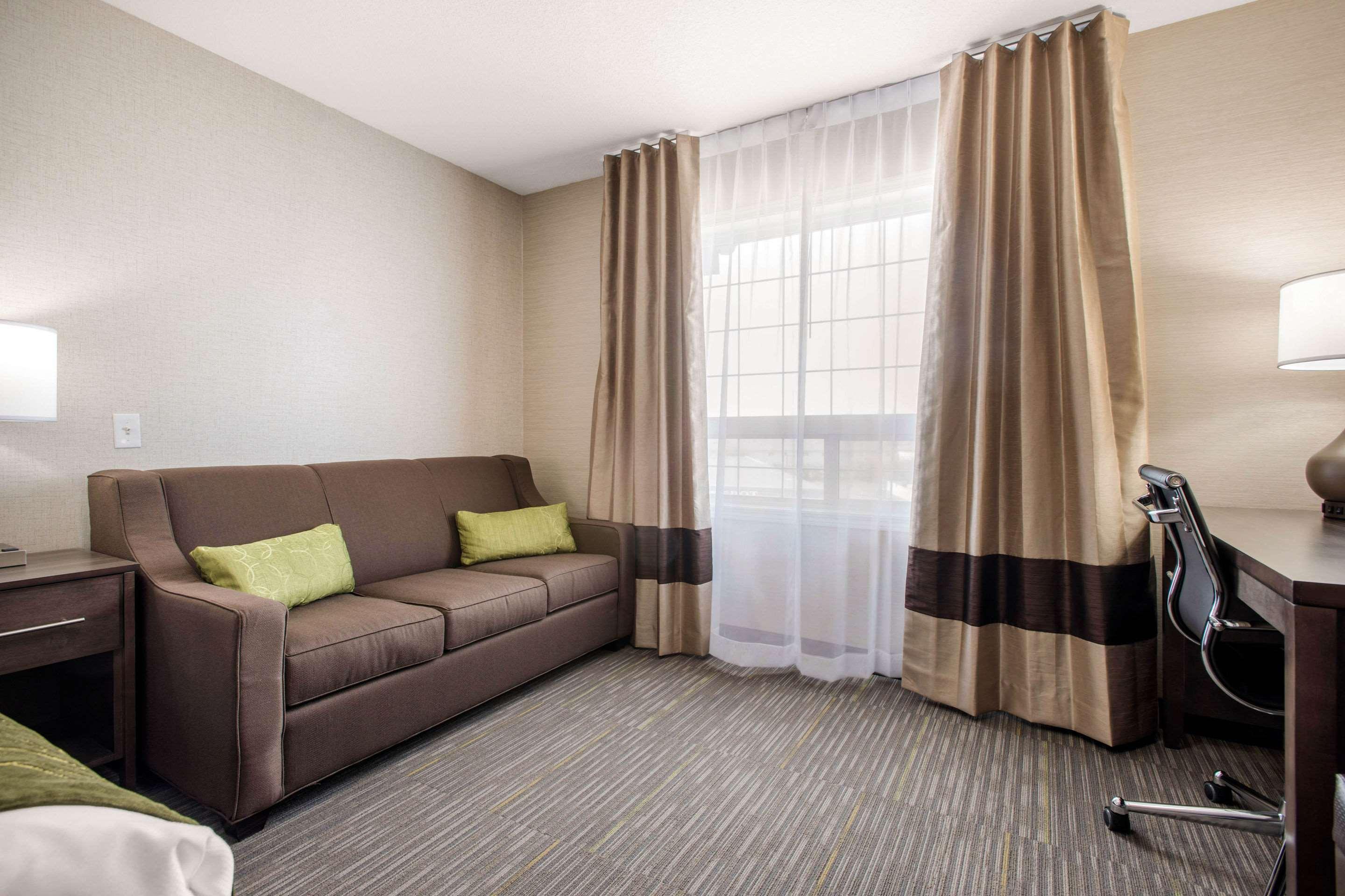 Comfort Inn & Suites Red Deer Εξωτερικό φωτογραφία