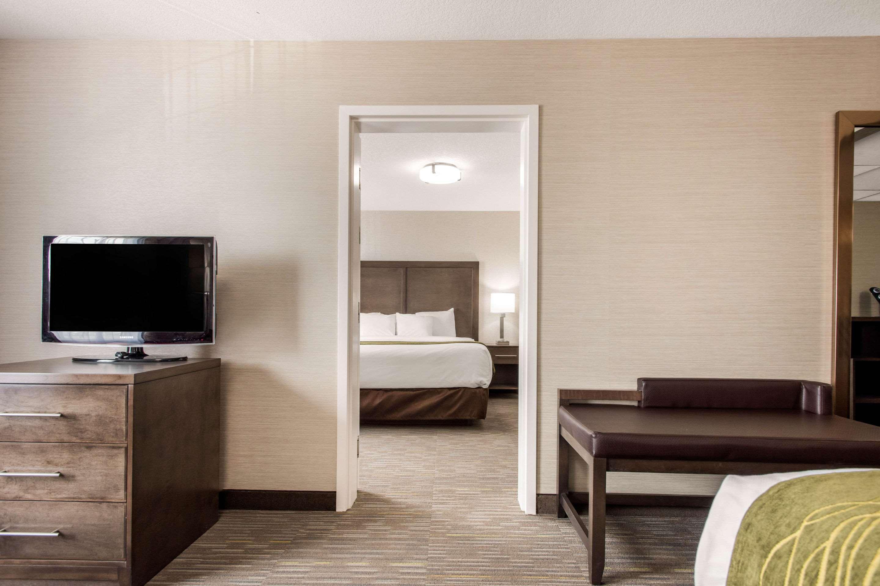 Comfort Inn & Suites Red Deer Εξωτερικό φωτογραφία