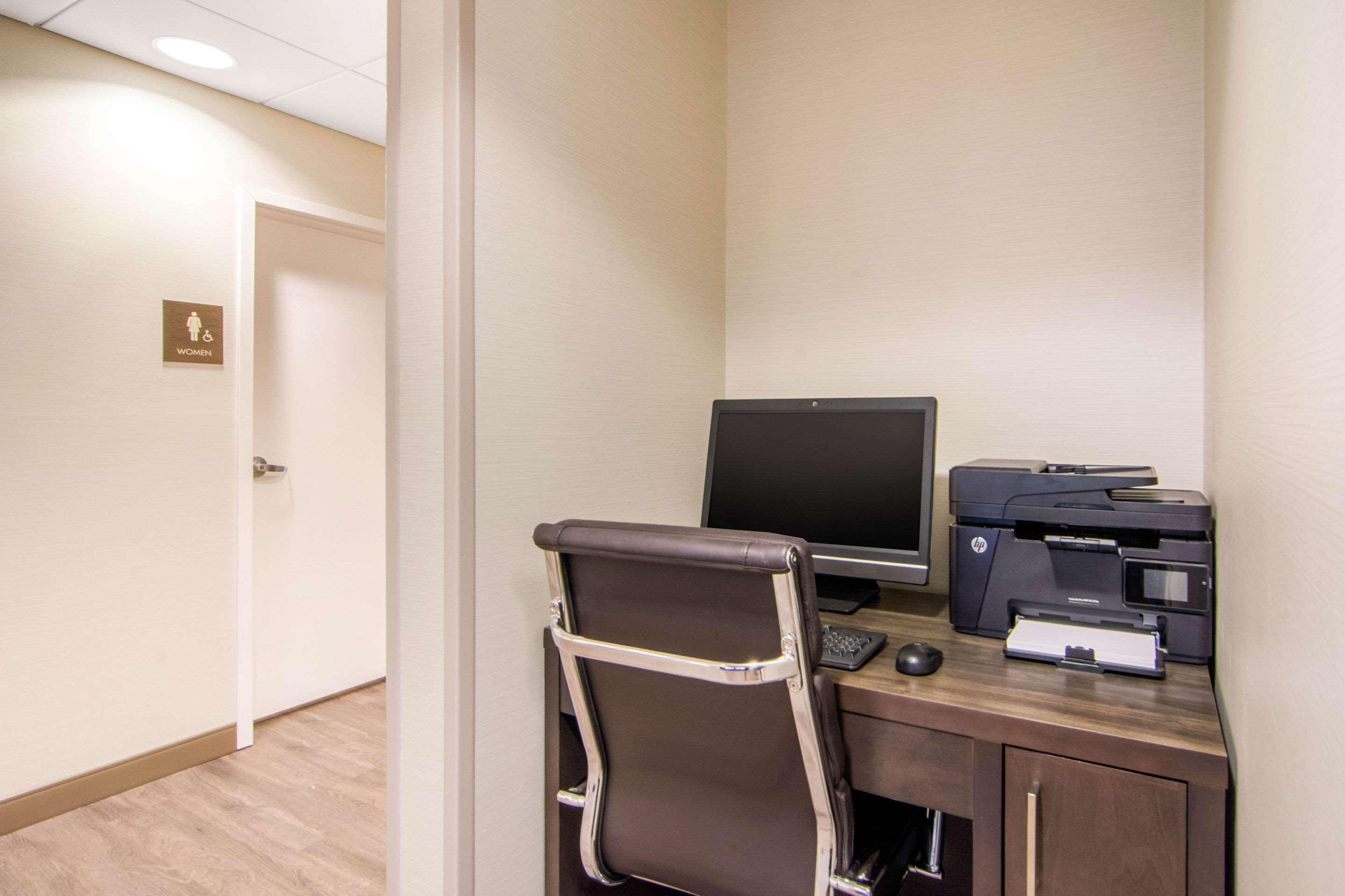 Comfort Inn & Suites Red Deer Εξωτερικό φωτογραφία