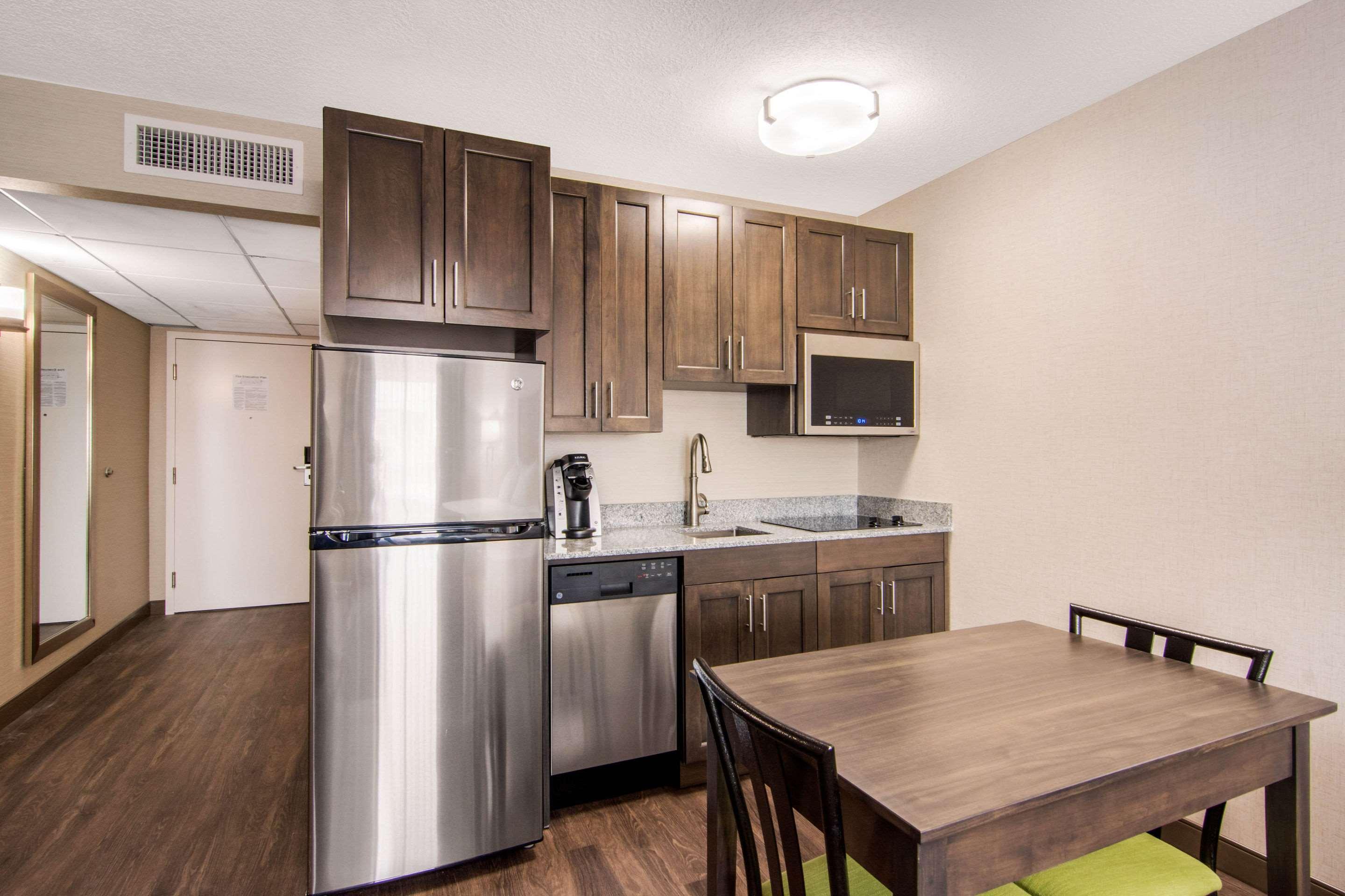 Comfort Inn & Suites Red Deer Εξωτερικό φωτογραφία