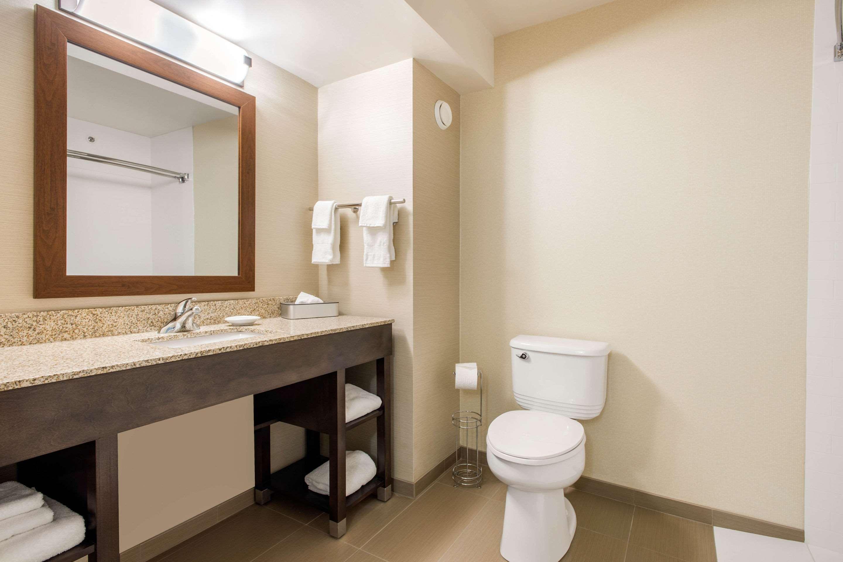 Comfort Inn & Suites Red Deer Εξωτερικό φωτογραφία