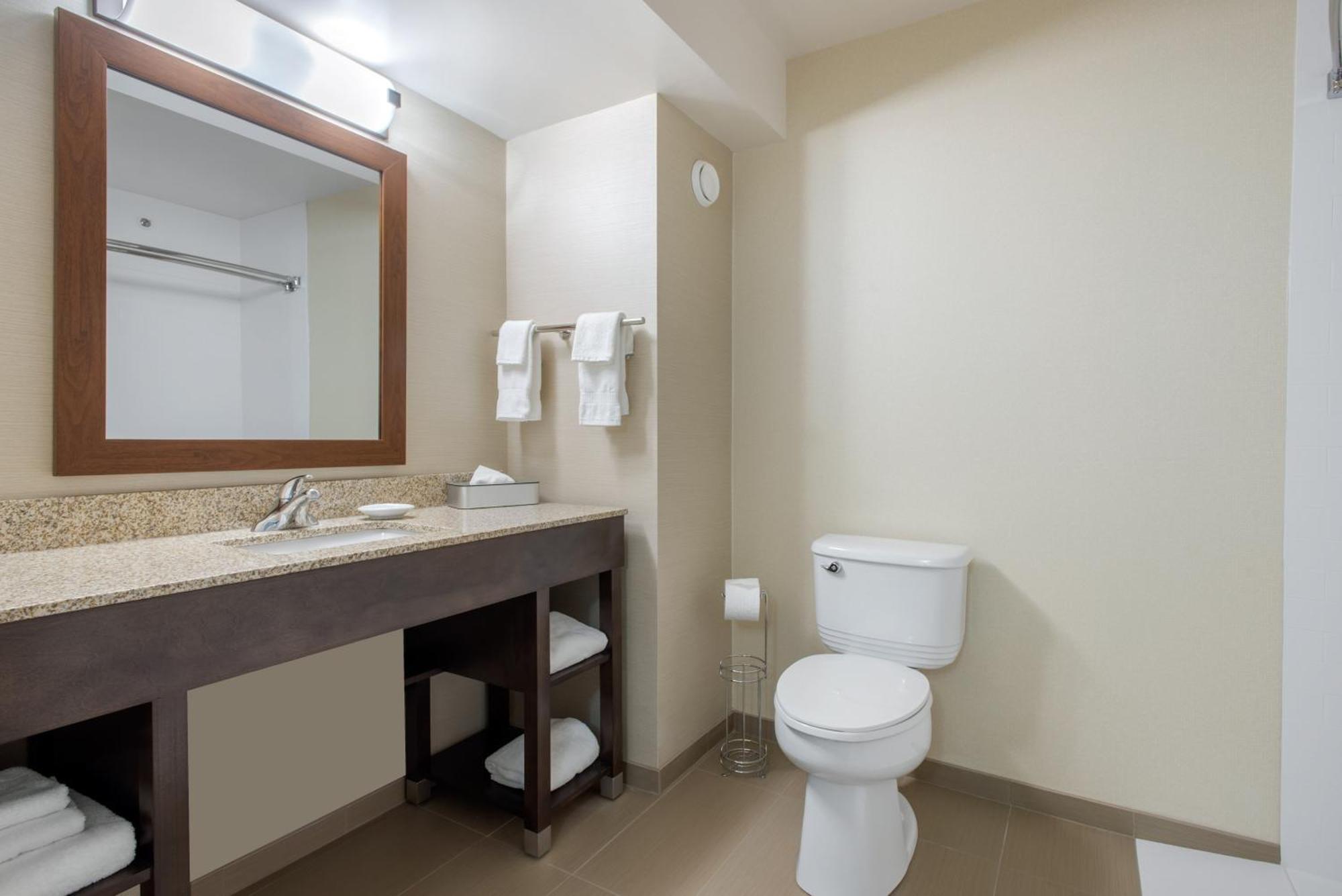 Comfort Inn & Suites Red Deer Εξωτερικό φωτογραφία