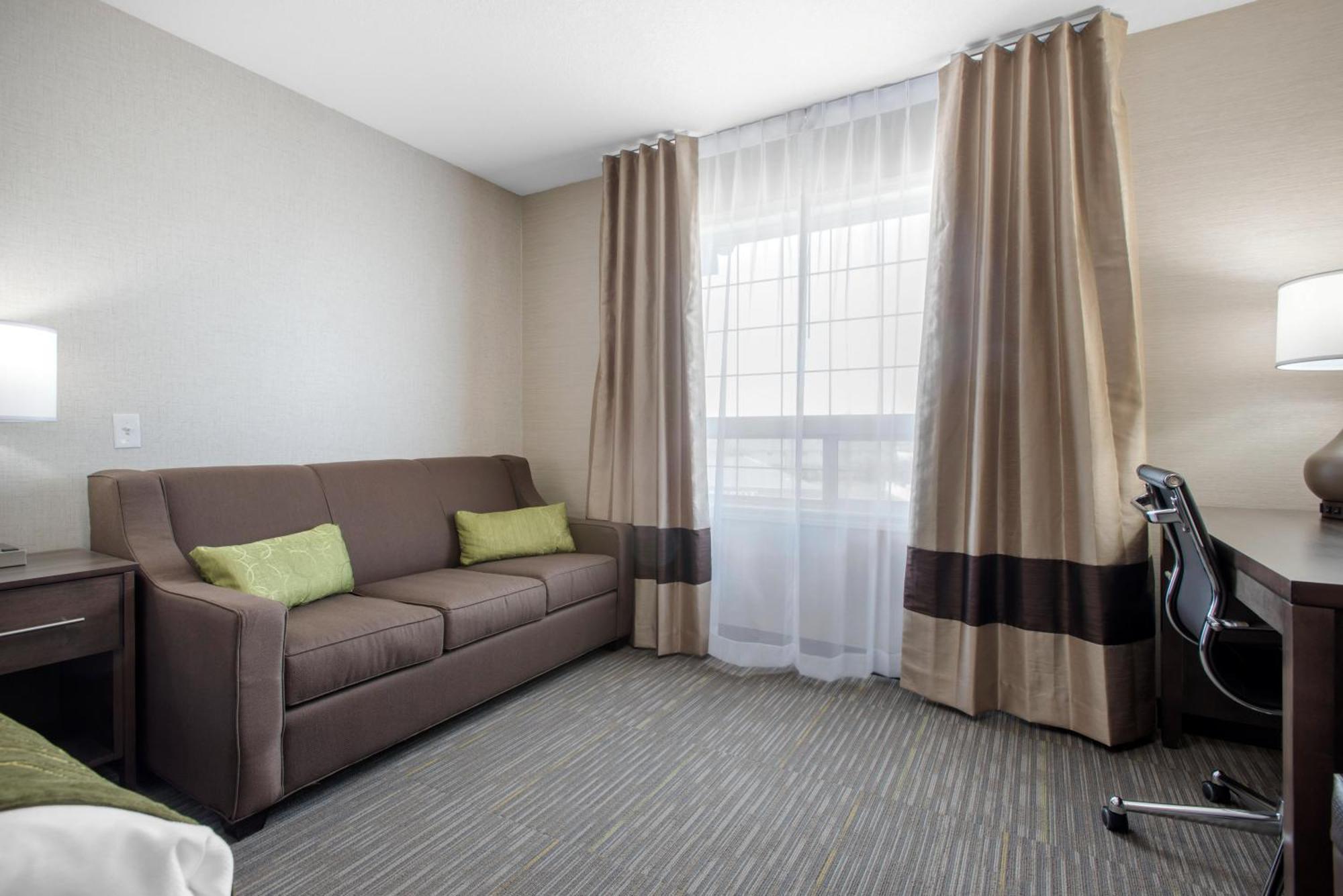 Comfort Inn & Suites Red Deer Εξωτερικό φωτογραφία