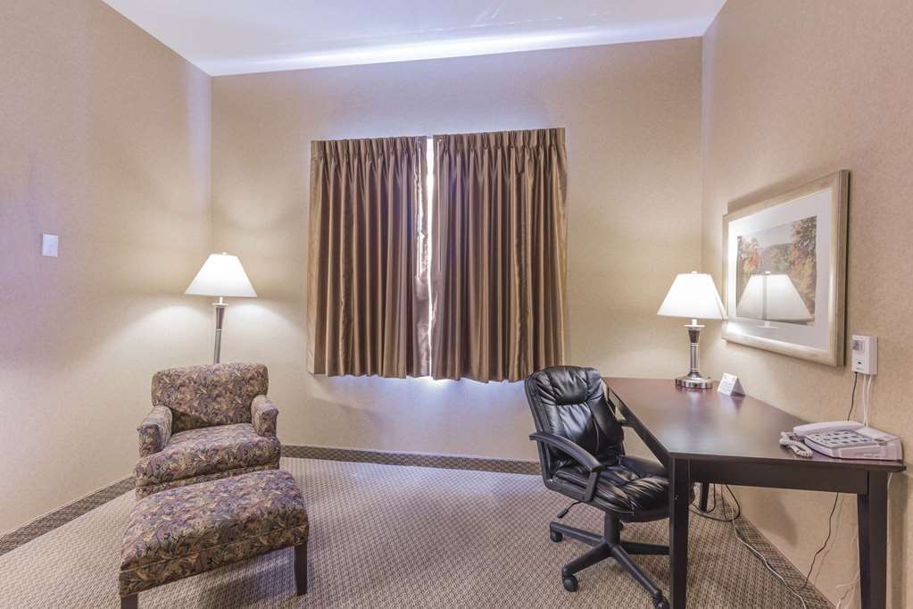 Comfort Inn & Suites Red Deer Δωμάτιο φωτογραφία